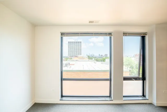 $2,200 | 3622 South State Street, Unit 420, Chicago, IL 60609