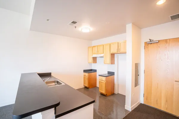 $2,200 | 3622 South State Street, Unit 420, Chicago, IL 60609