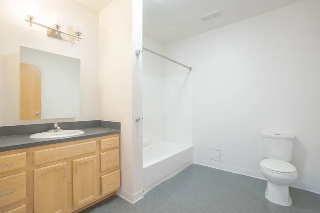$2,200 | 3622 South State Street, Unit 420, Chicago, IL 60609