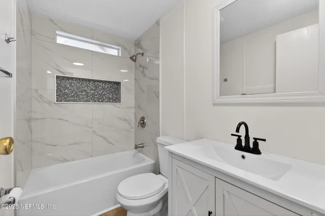 $299,900 | 2160 Glen Gardner Drive, Jacksonville, FL 32246