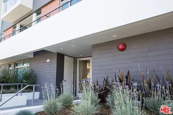 $4,195 | 938 South Orange Grove Avenue, Unit 201, Los Angeles, CA 90036