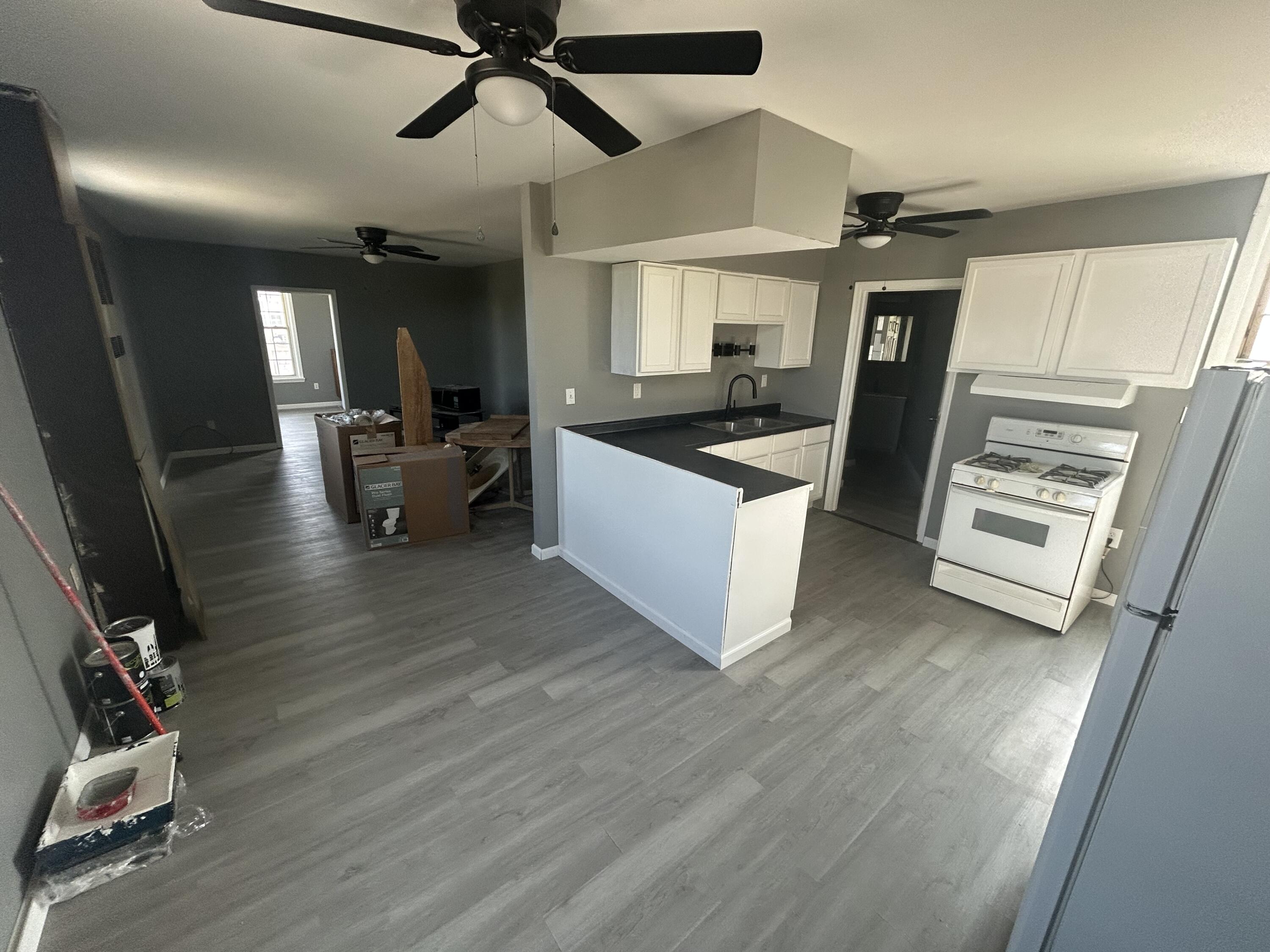 910 Monroe Street Carleton, MI 48117 - Photo 6 of 16 IMG_1504