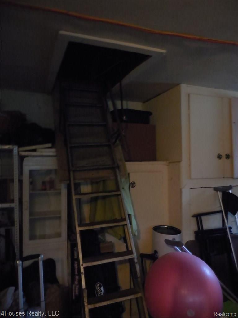 2686 New England Drive Rochester, MI 48309 - Photo 54 of 58 Garage attic