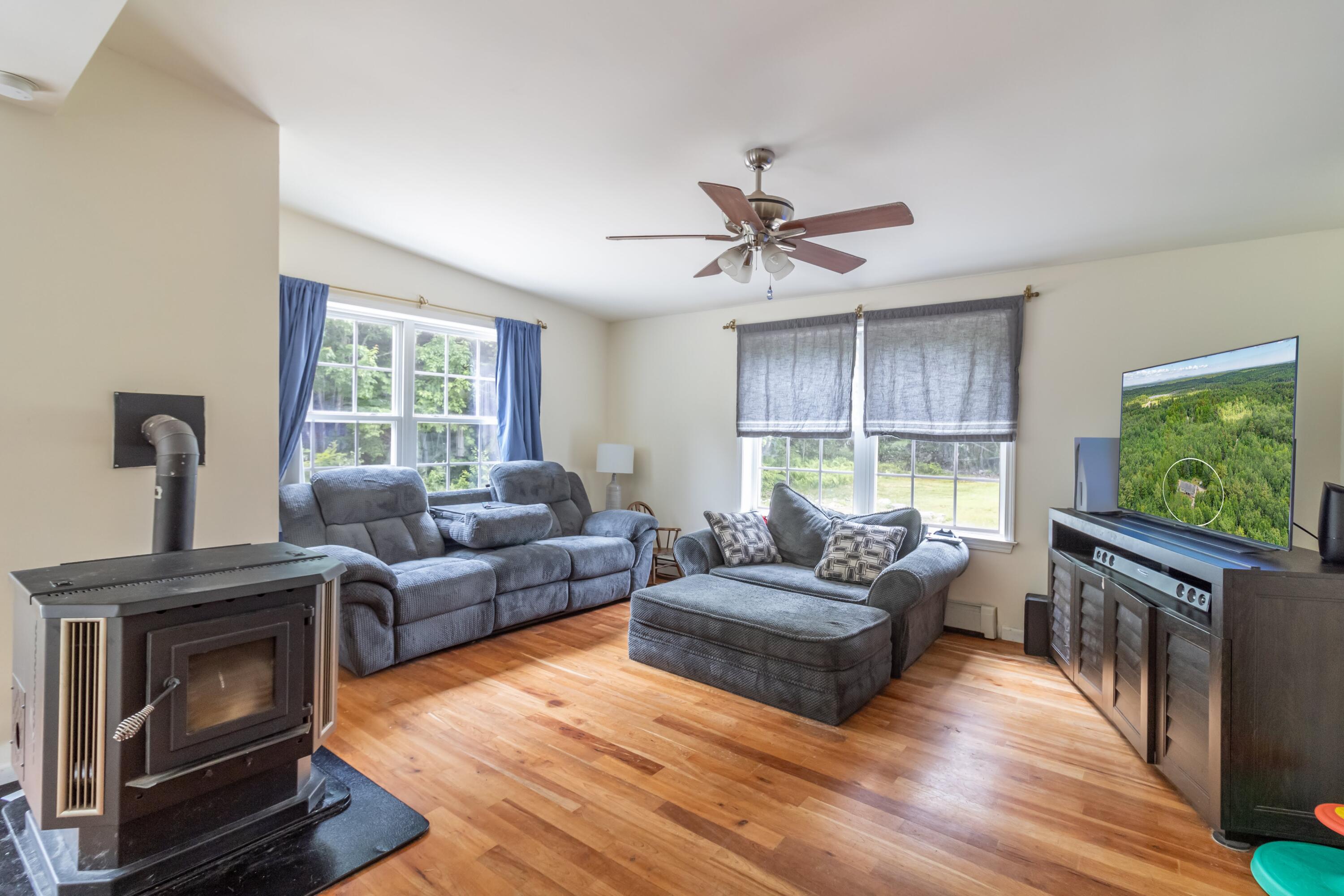 92 Nicolin Road Ellsworth, ME 04605 - Photo 42 of 53 92 Nicolin Road Interiors-24