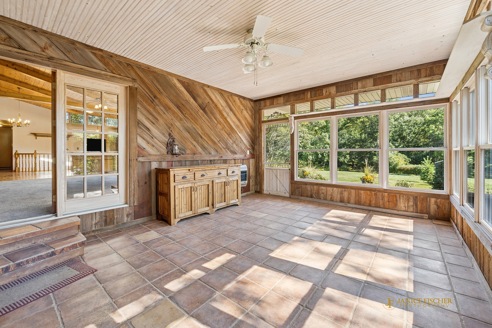 8N465 Shady Lane Elgin, IL 60124 - Photo 4 of 32