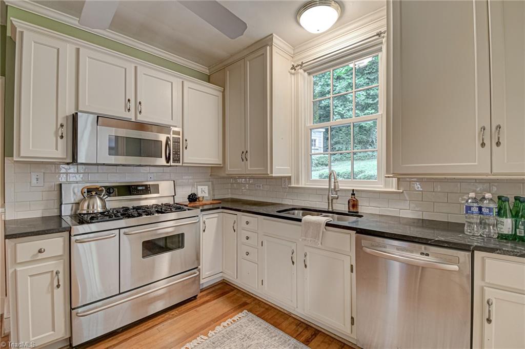 1408 Reynolda Road Winston-Salem, NC 27104 - Photo 17 of 39