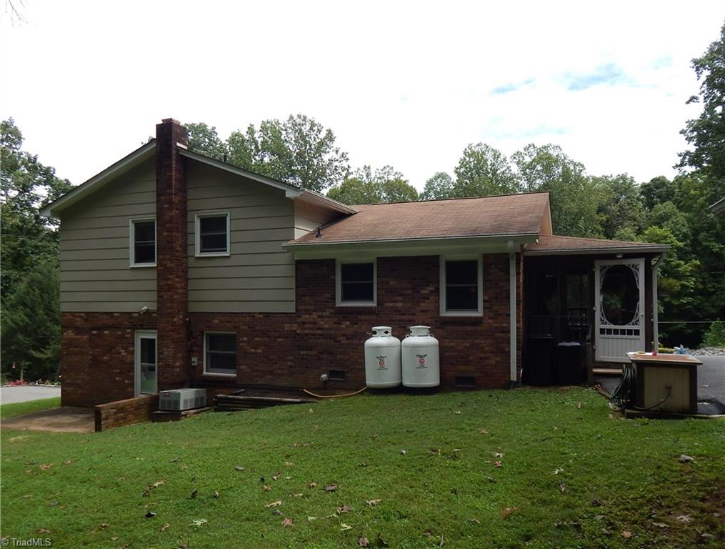 954 Quaker Road Mount Airy, NC 27030 - Photo 36 of 41 Gallery Image 36