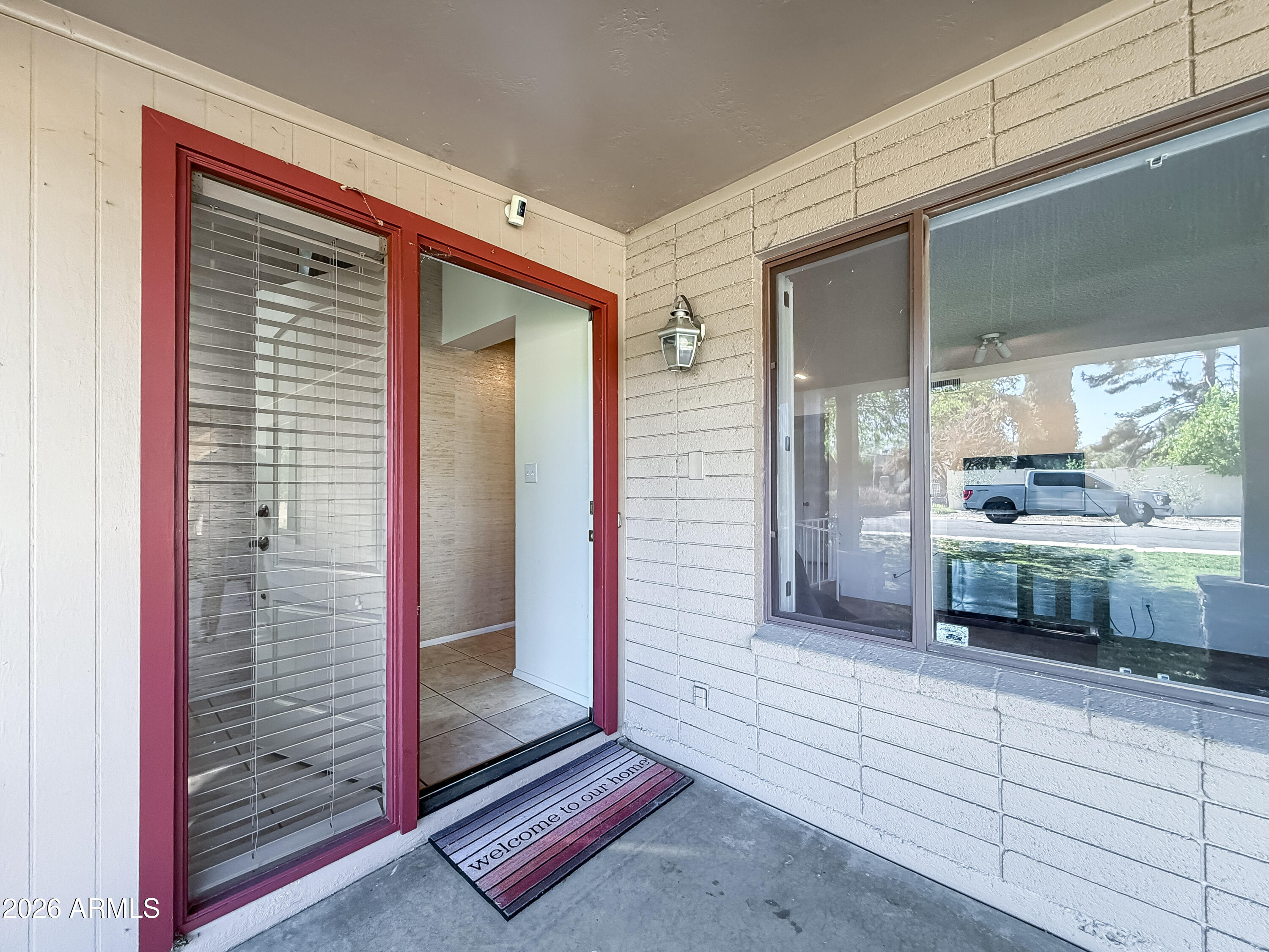 7848 North 5th Avenue Phoenix, AZ 85021 - Photo 3 of 28 a view of a hallway and a living room