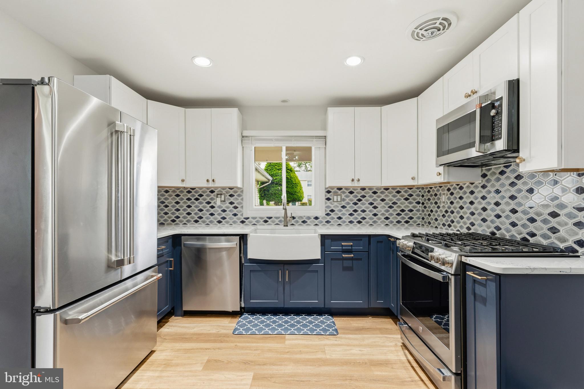 2404 Keyberry Lane Bowie, MD 20715 - Photo 4 of 33