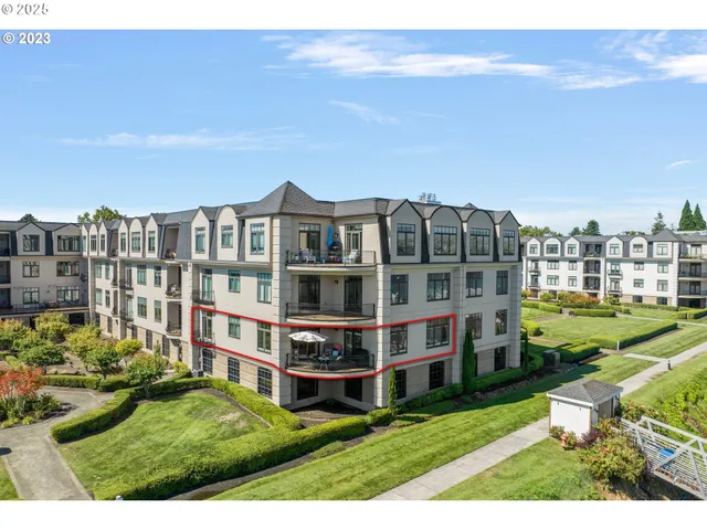 $614,900 | 707 North Hayden Island Drive, Unit 215, Portland, OR 97217