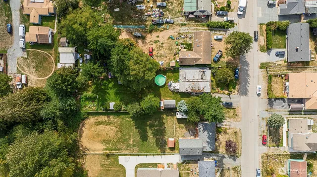 $800,000 | 11031 6th Avenue West, Everett, WA 98204