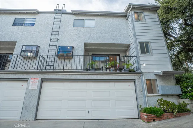 $675,000 | 340 East Washington Boulevard, Unit 1, Pasadena, CA 91104