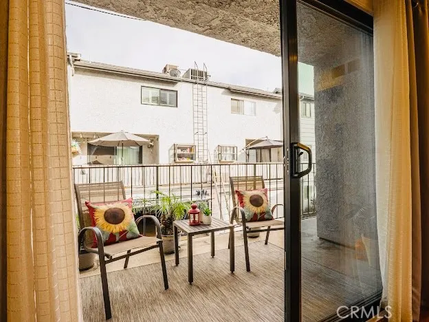 $675,000 | 340 East Washington Boulevard, Unit 1, Pasadena, CA 91104