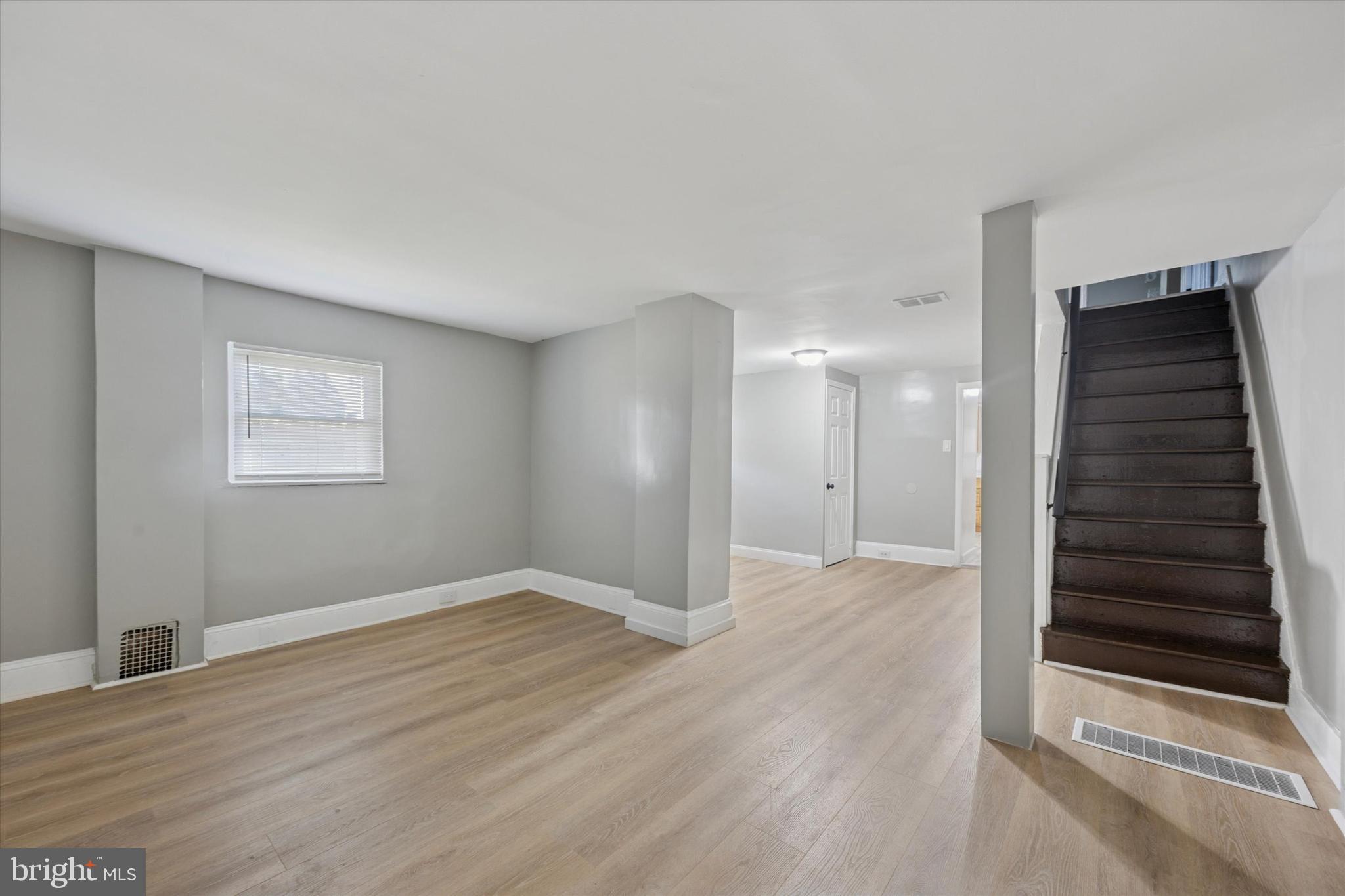 526 Vernon Street Media, PA 19063 - Photo 2 of 27 Living room/dining room