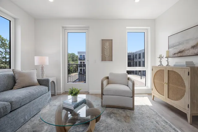 $416,000 | 80 Constitution Avenue, Unit 323, Portsmouth, NH 03801