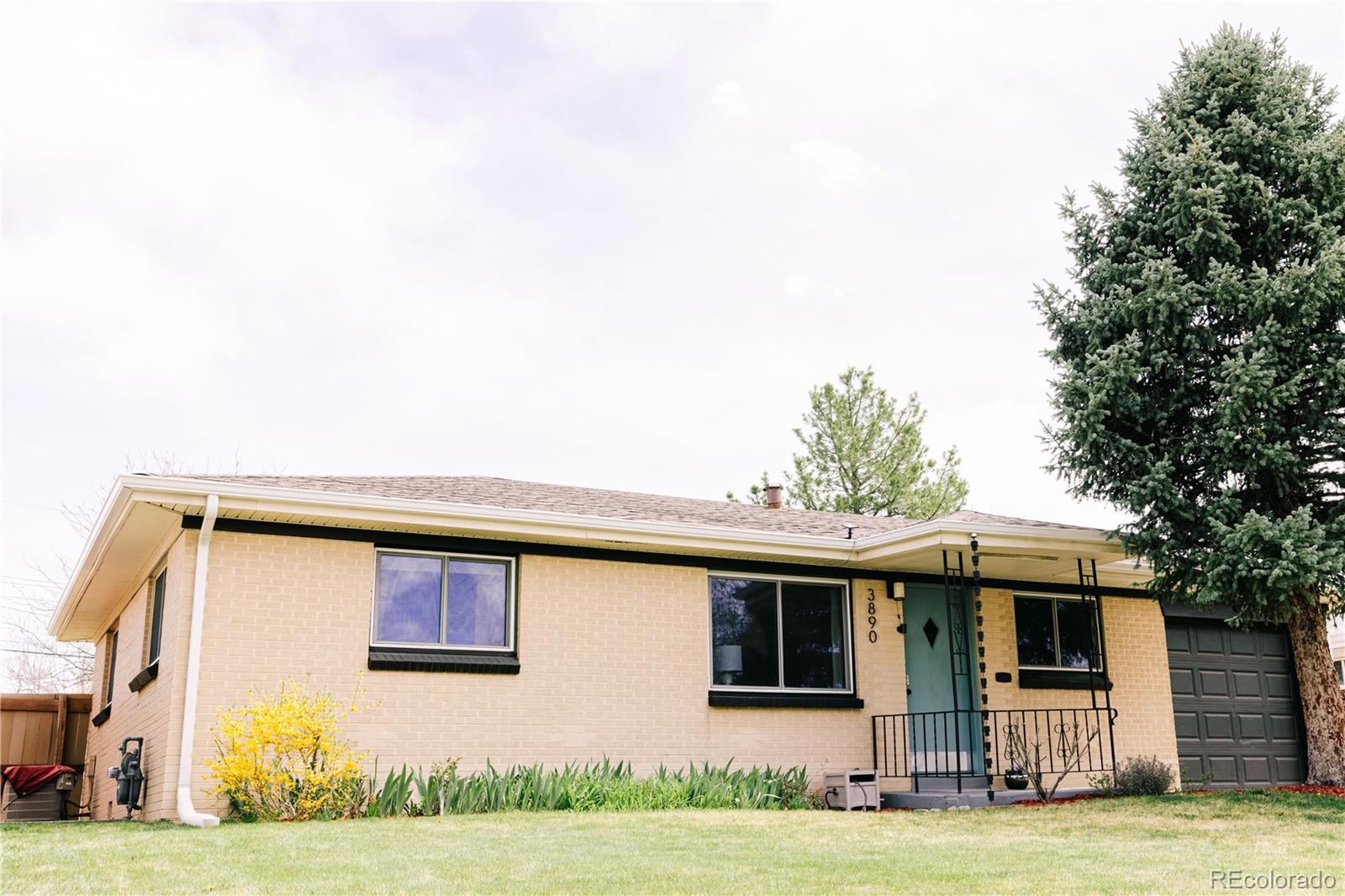 3890 Moore Street Wheat Ridge, CO 80033 - Photo 3 of 28 Gallery Image 3