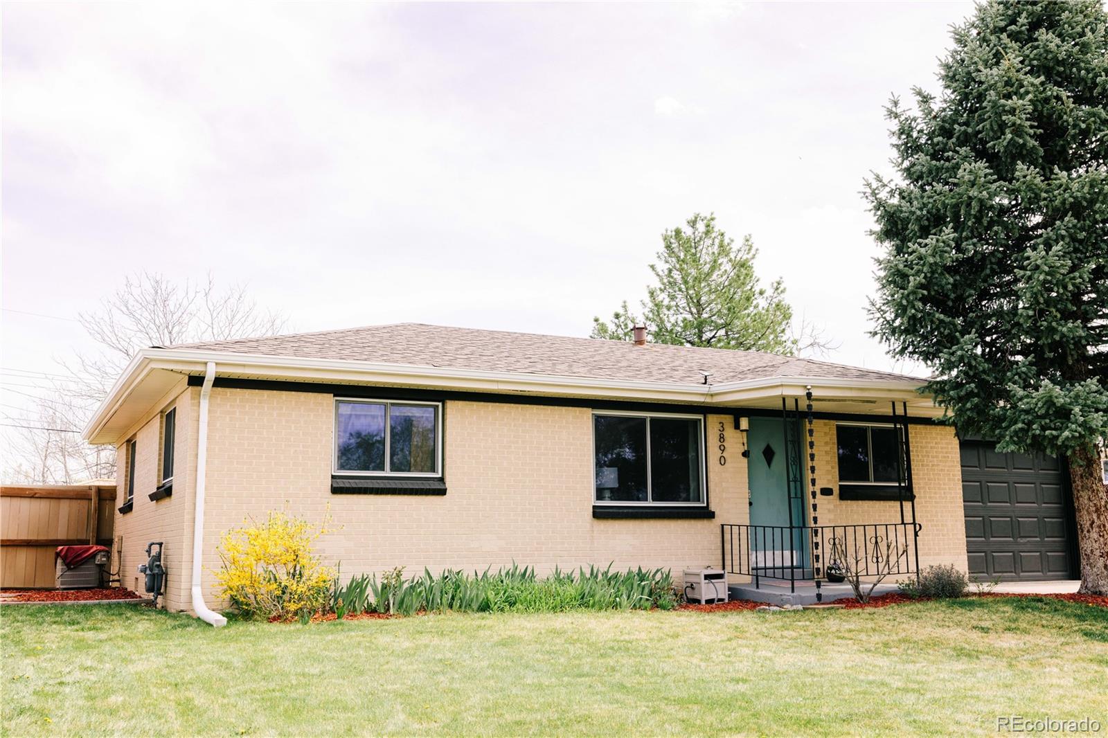 3890 Moore Street Wheat Ridge, CO 80033 - Photo 4 of 28 Gallery Image 4