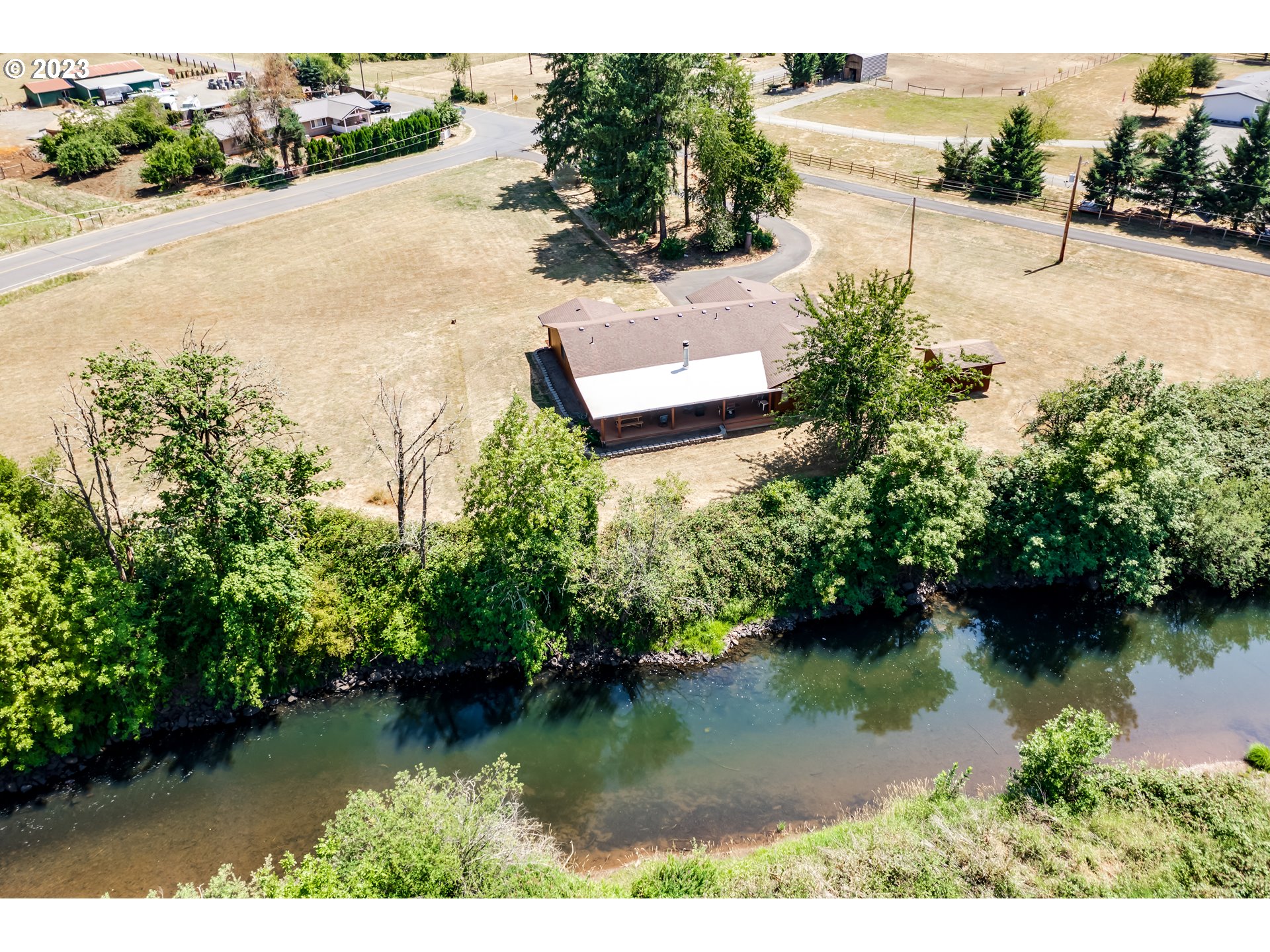 91052 Sunderman Road Springfield, OR 97478 - Photo 2 of 47
