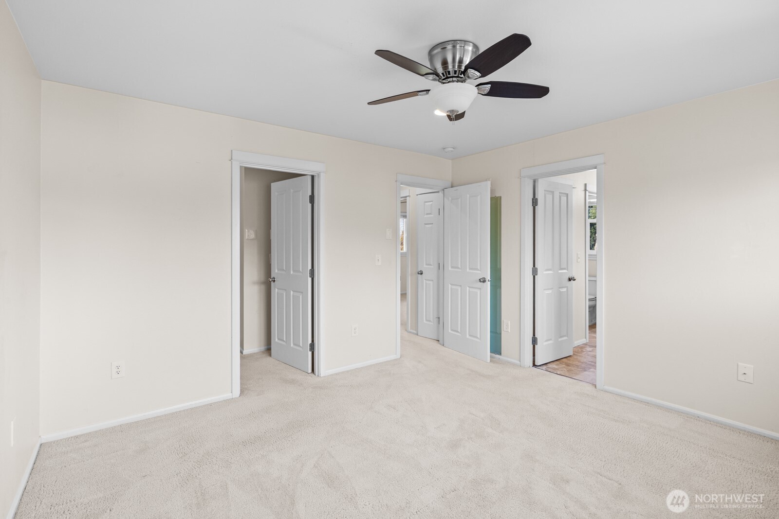 18704 109 Lane Southeast Renton, WA 98055 - Photo 16 of 38