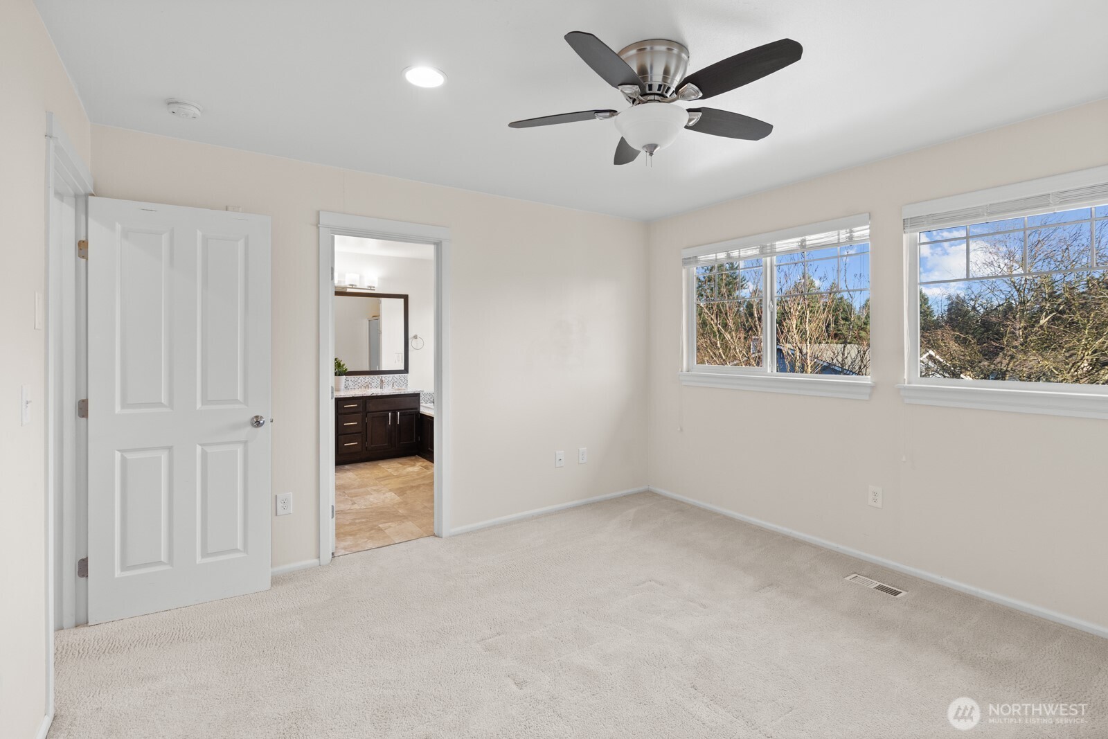 18704 109 Lane Southeast Renton, WA 98055 - Photo 18 of 38