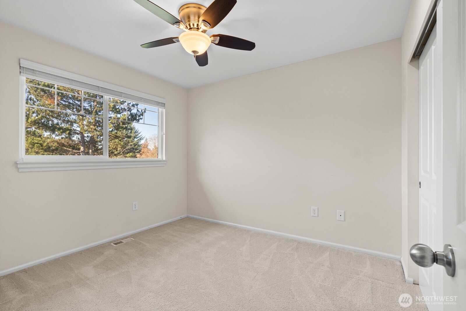 18704 109 Lane Southeast Renton, WA 98055 - Photo 23 of 38