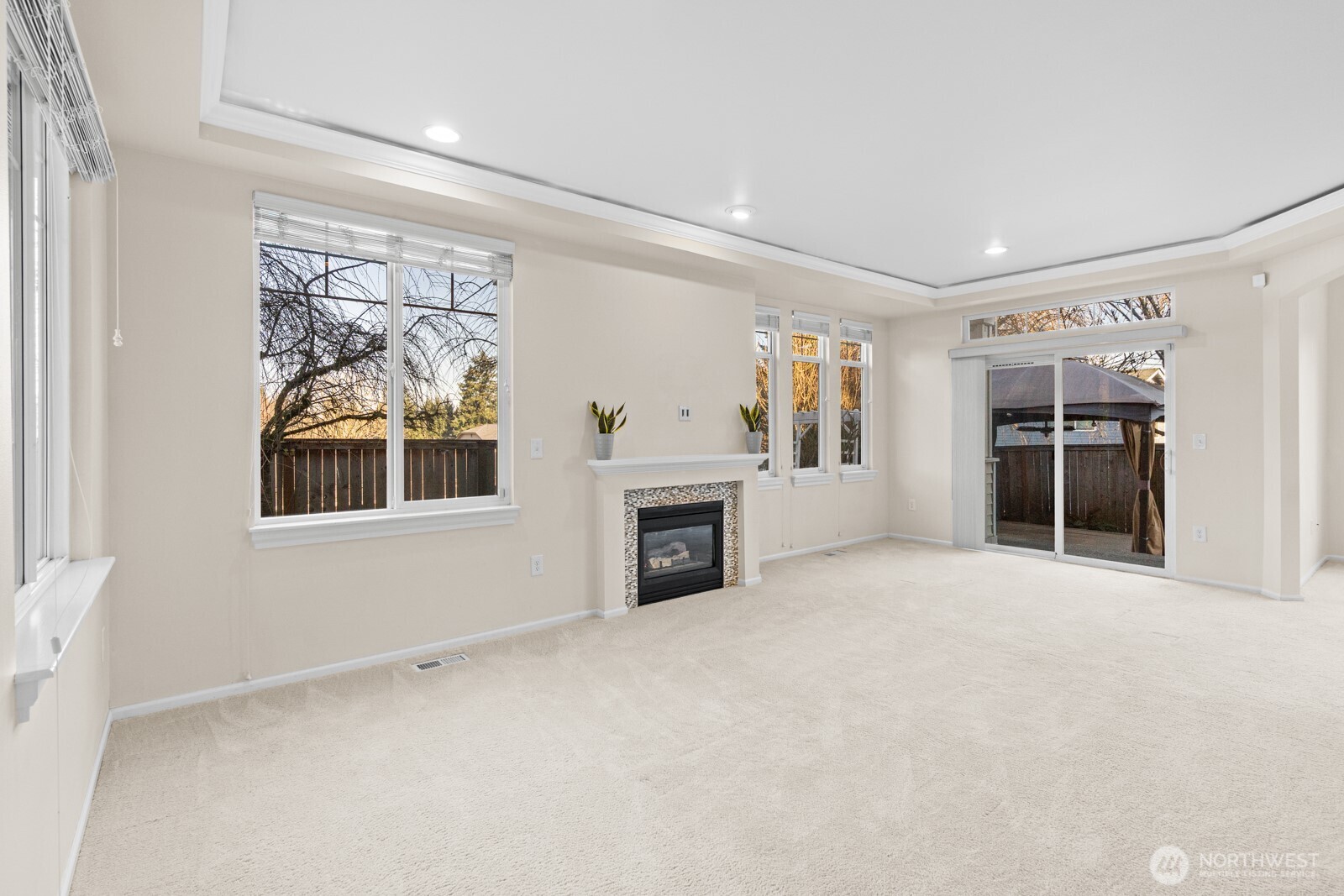 18704 109 Lane Southeast Renton, WA 98055 - Photo 5 of 38