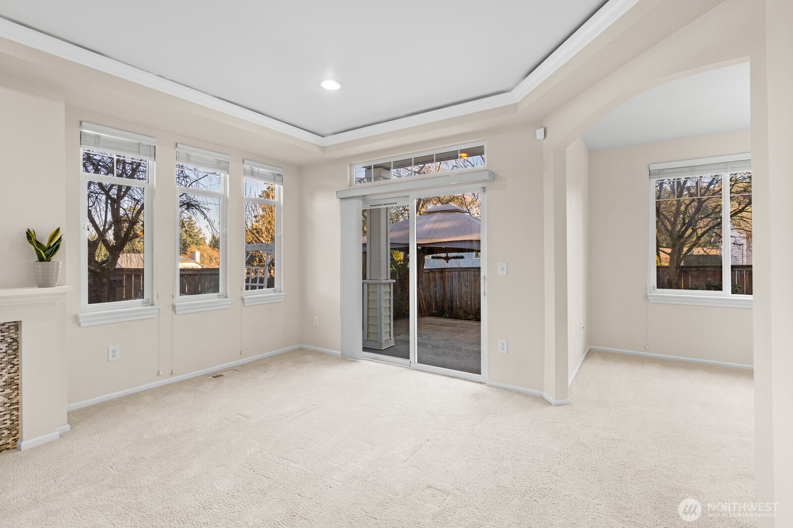 18704 109 Lane Southeast Renton, WA 98055 - Photo 7 of 38