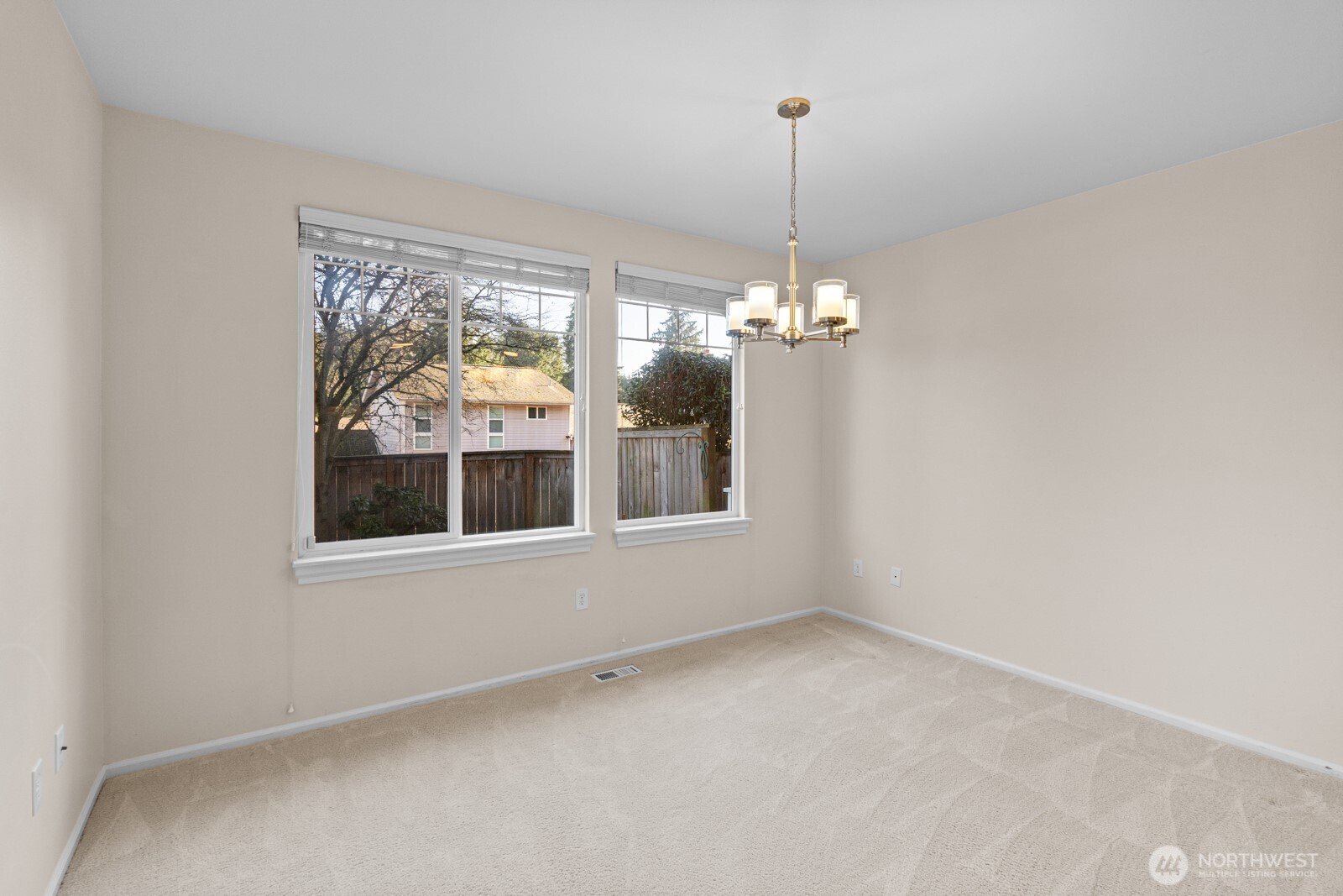 18704 109 Lane Southeast Renton, WA 98055 - Photo 8 of 38