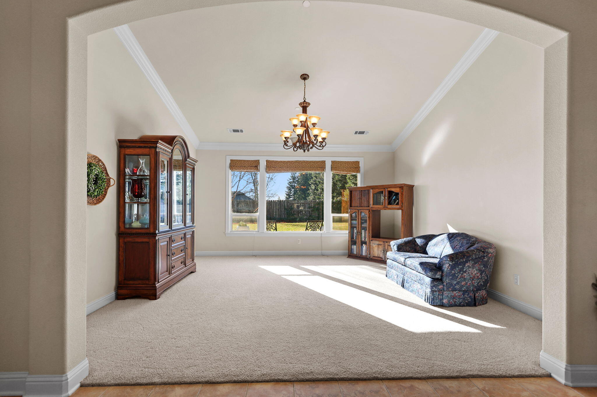 3183 Agassi Lane Redding, CA 96002 - Photo 22 of 32 Family Room