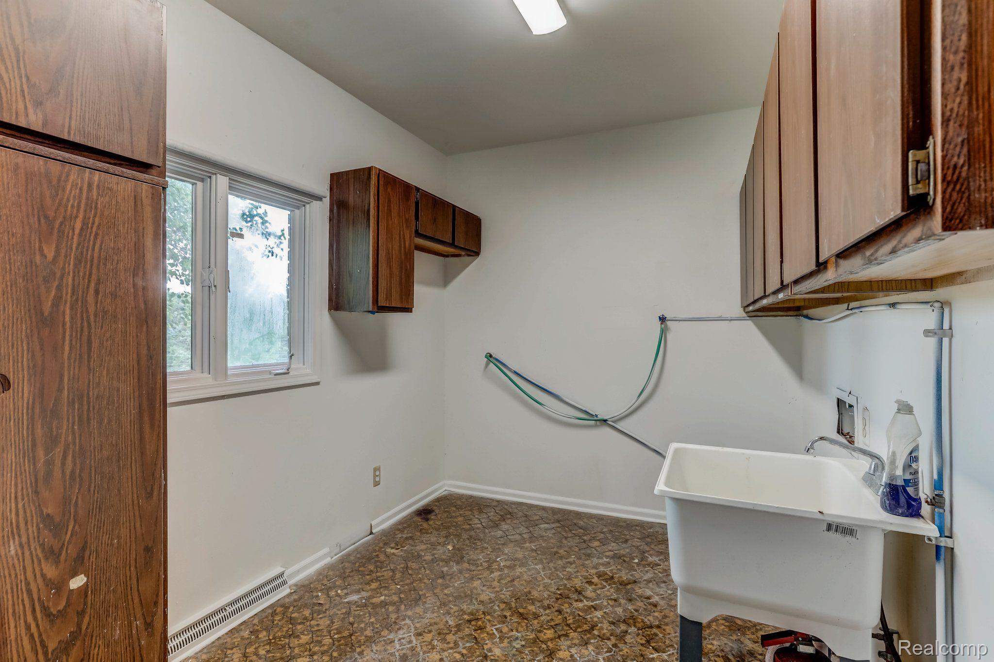 7730 Haley Road White Lake, MI 48383 - Photo 14 of 39 Gallery Image 14