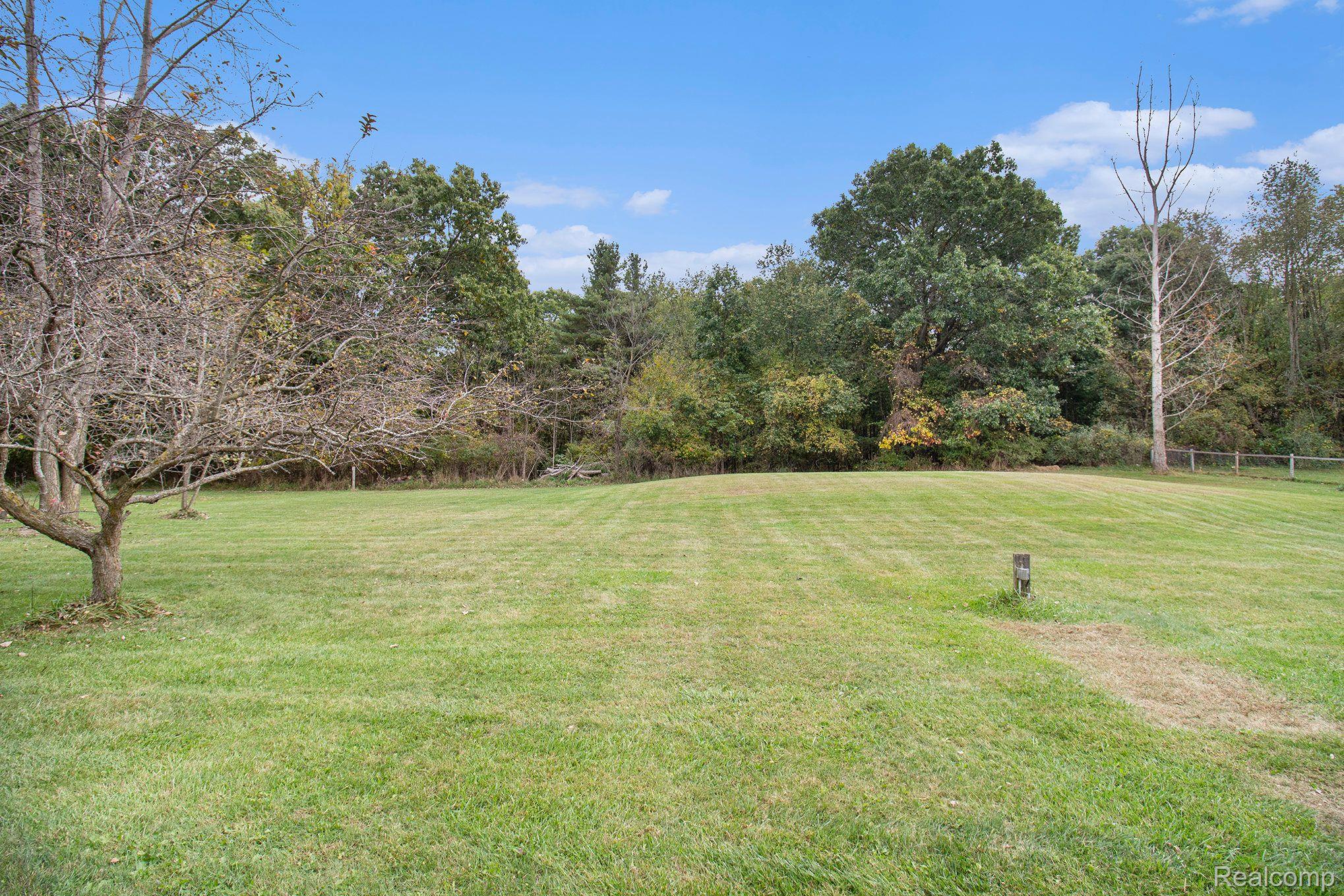3163 South Bull Run Road Howell, MI 48843 - Photo 26 of 26 Gallery Image 26