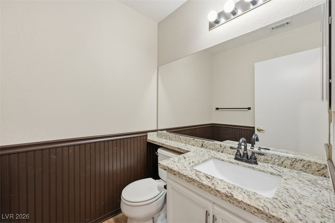 8125 West Back Packer Court Las Vegas, NV 89131 - Photo 20 of 31 Second bathroom with granite counters