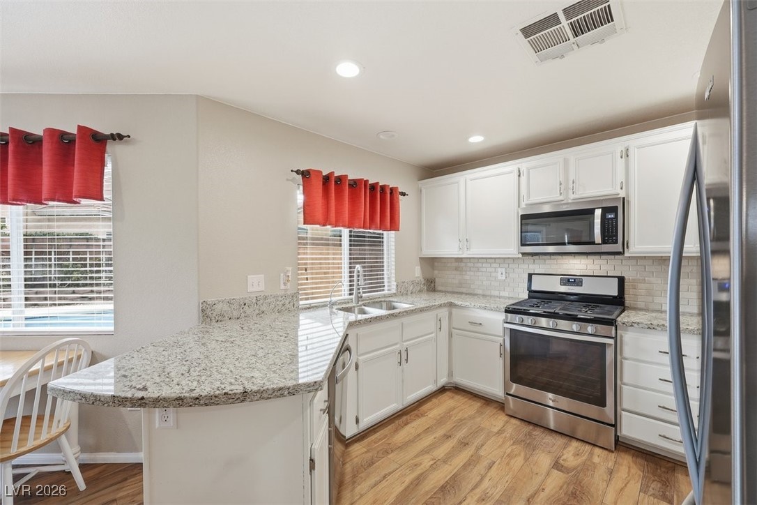 8125 West Back Packer Court Las Vegas, NV 89131 - Photo 8 of 31 Gorgeous kitchen with Granite countertops!