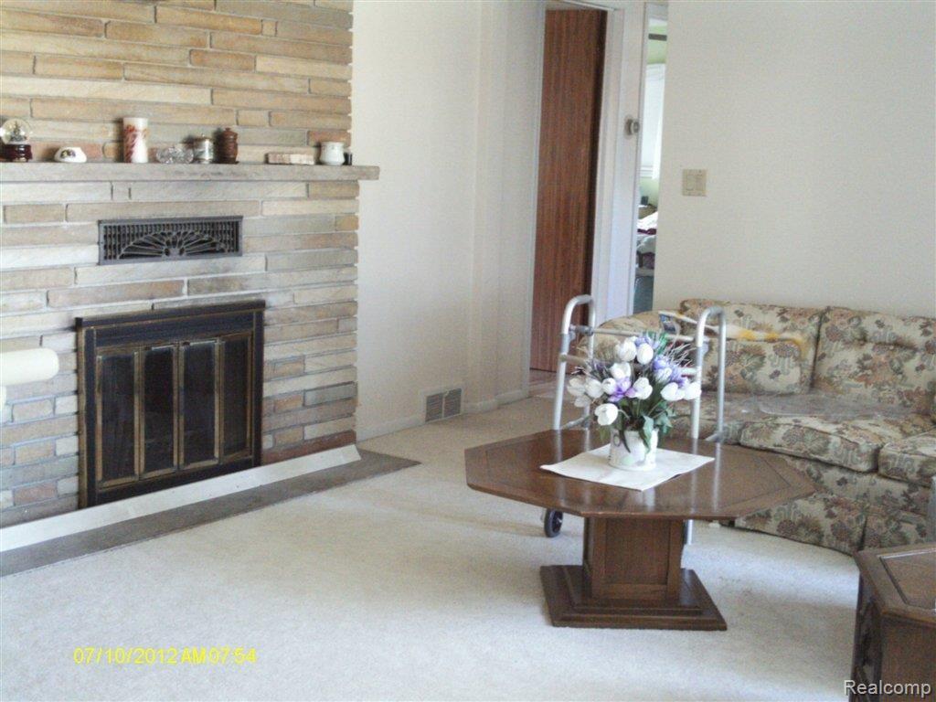 37821 Pointe Rosa Street Harrison Township, MI 48045 - Photo 5 of 19 IMAG0006.JPG