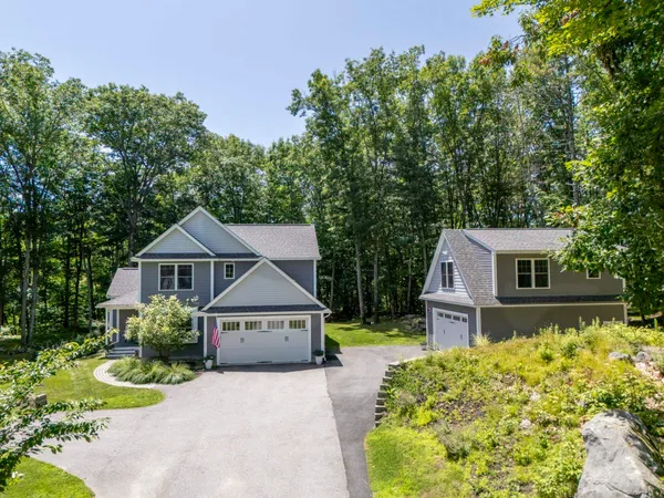 $1,100,000 | 26 Boulder Drive, Newmarket, NH 03857