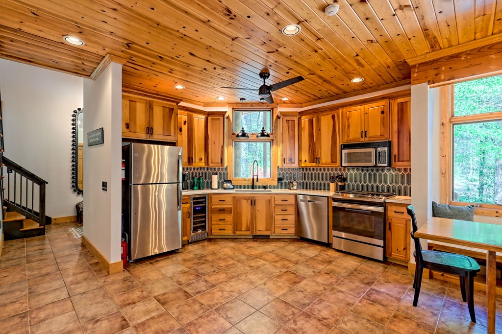 2839 Helton Creek Road Blairsville, GA 30512 - Photo 12 of 65