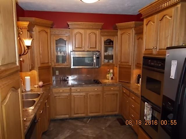 212 Reeves Poynt Lane Waverly, TN 37185 - Photo 6 of 30 Gallery Image 6