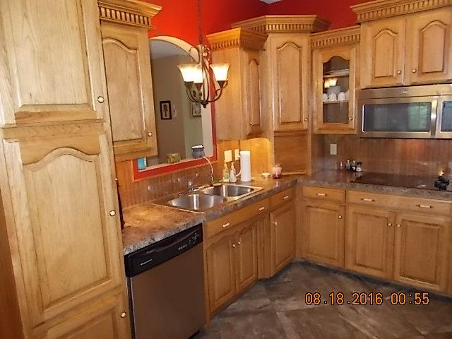 212 Reeves Poynt Lane Waverly, TN 37185 - Photo 8 of 30 Gallery Image 8
