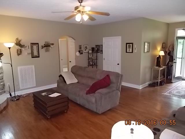 212 Reeves Poynt Lane Waverly, TN 37185 - Photo 9 of 30 Gallery Image 9