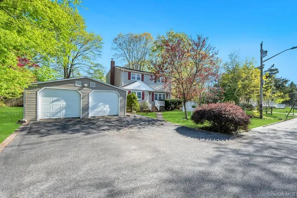 $574,999 | 64 Spar Drive, Mastic Beach, NY 11951