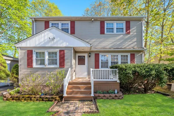 $574,999 | 64 Spar Drive, Mastic Beach, NY 11951