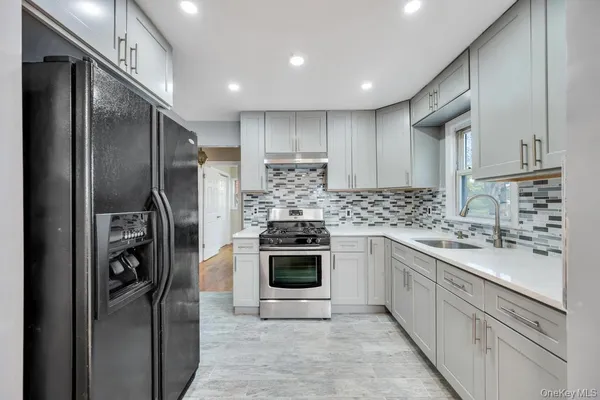 $574,999 | 64 Spar Drive, Mastic Beach, NY 11951
