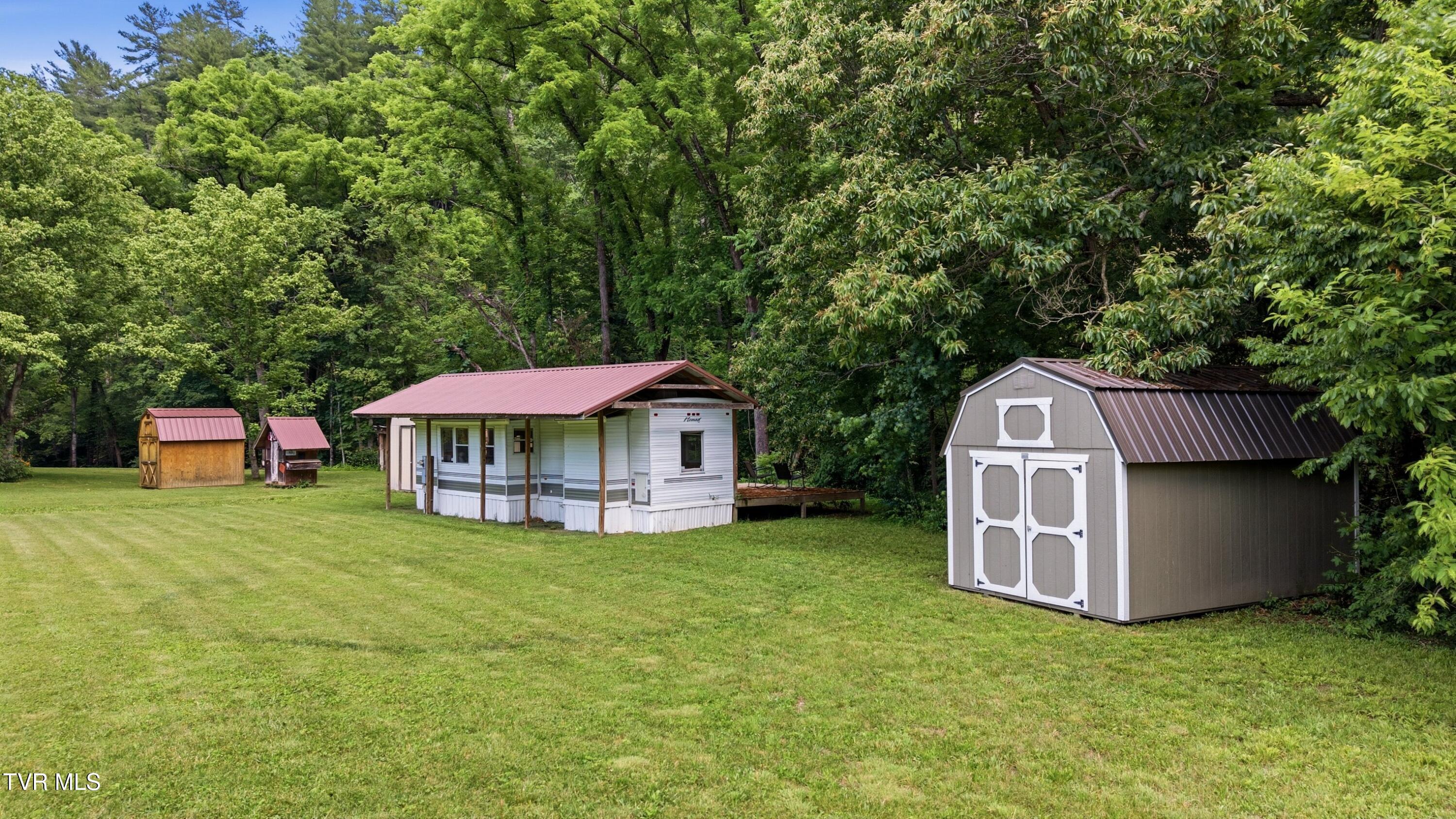 4124 Big Creek Road Hartford, TN 37753 - Photo 4 of 56 005-4124BigCreekRoad-Hartford-TN-37753-S