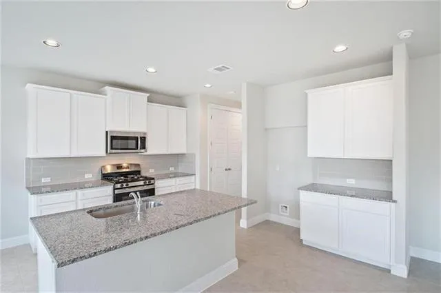 $1,900 | 113 Gaida Loop, Georgetown, TX 78628