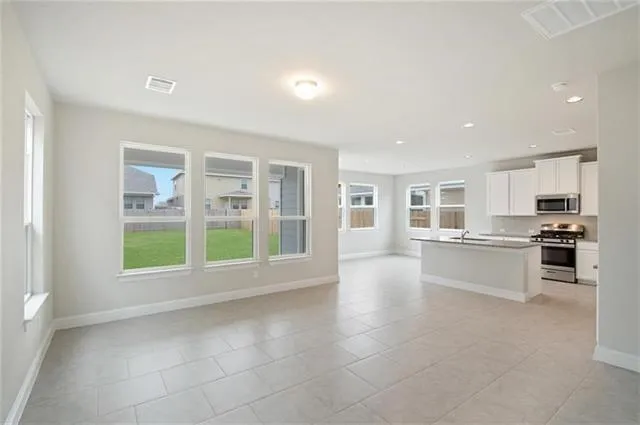 $1,900 | 113 Gaida Loop, Georgetown, TX 78628