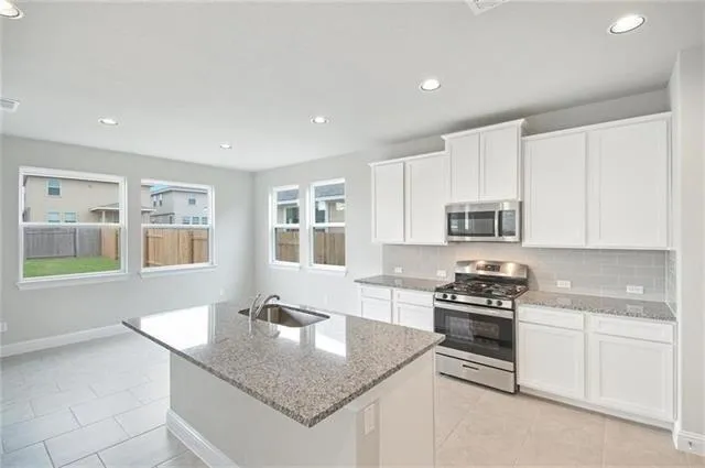 $1,900 | 113 Gaida Loop, Georgetown, TX 78628