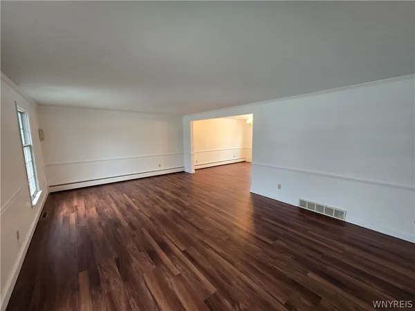 $2,800 | 2287 Long Road, Grand Island, NY 14072