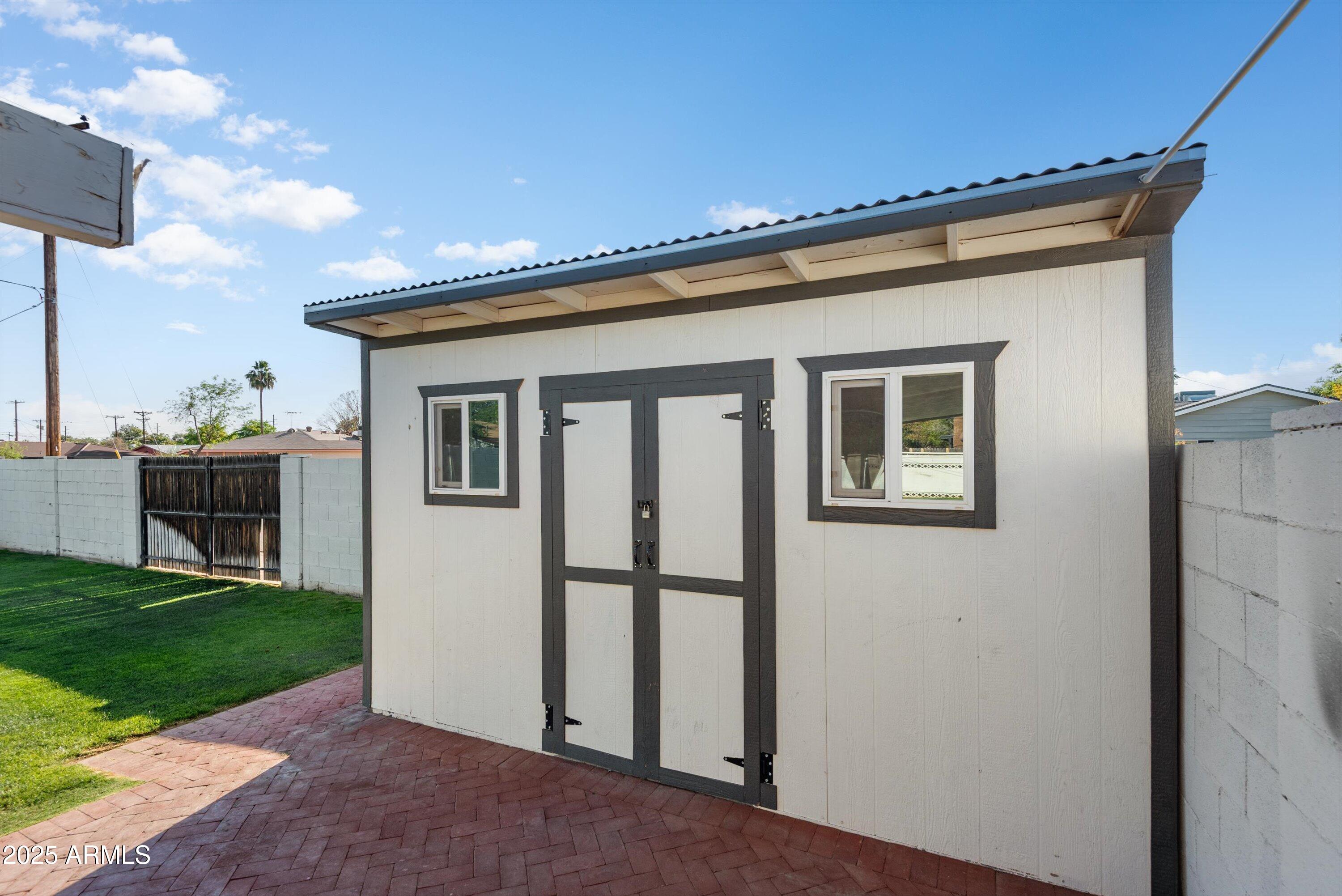 2217 West Gardenia Drive Phoenix, AZ 85021 - Photo 26 of 32 a view of house with backyard