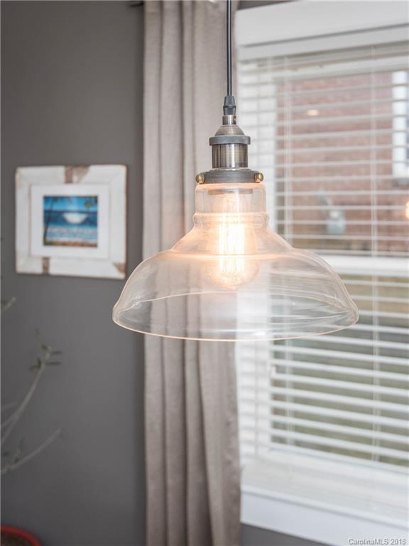 425 Governors View Road Asheville, NC 28805 - Photo 12 of 30 Gallery Image 12