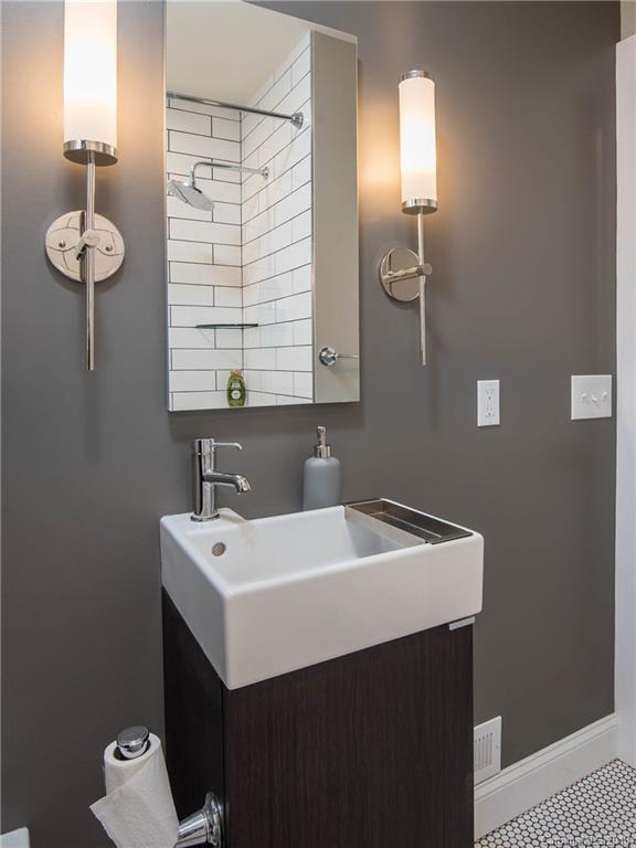 425 Governors View Road Asheville, NC 28805 - Photo 20 of 30 Gallery Image 20